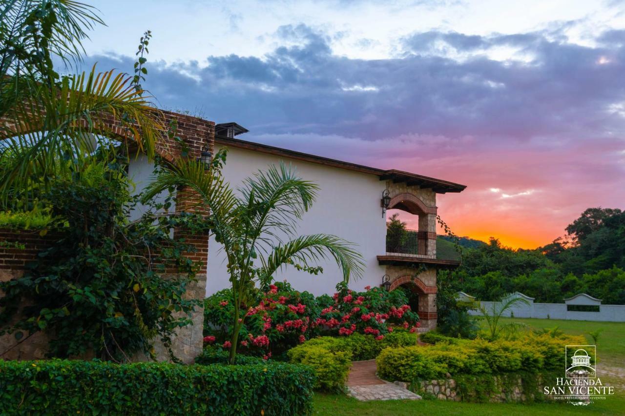 Hacienda San Vicente Hotel Flores Exterior photo